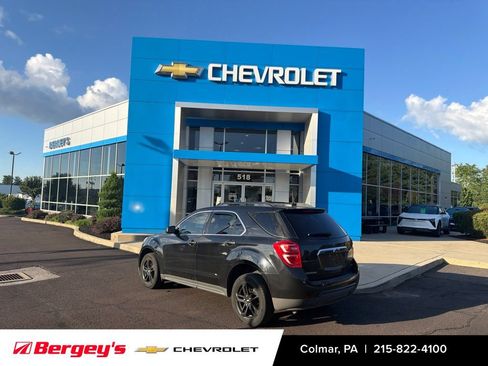 Used 2017 Chevrolet Equinox LT w/ Midnight Edition FWD image 5