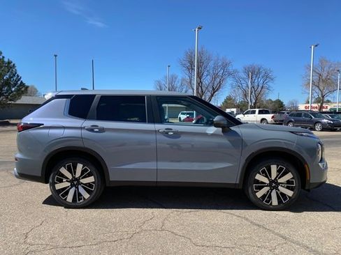 New 2026 Mitsubishi Outlander SE AWD/4WD image 6