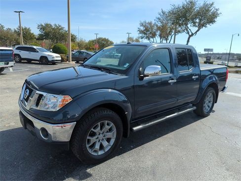 Certified 2019 Nissan Frontier SL image 14