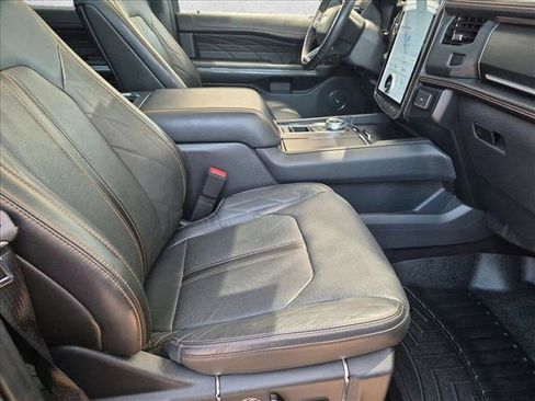 Certified 2022 Ford Expedition Max Platinum RWD image 24
