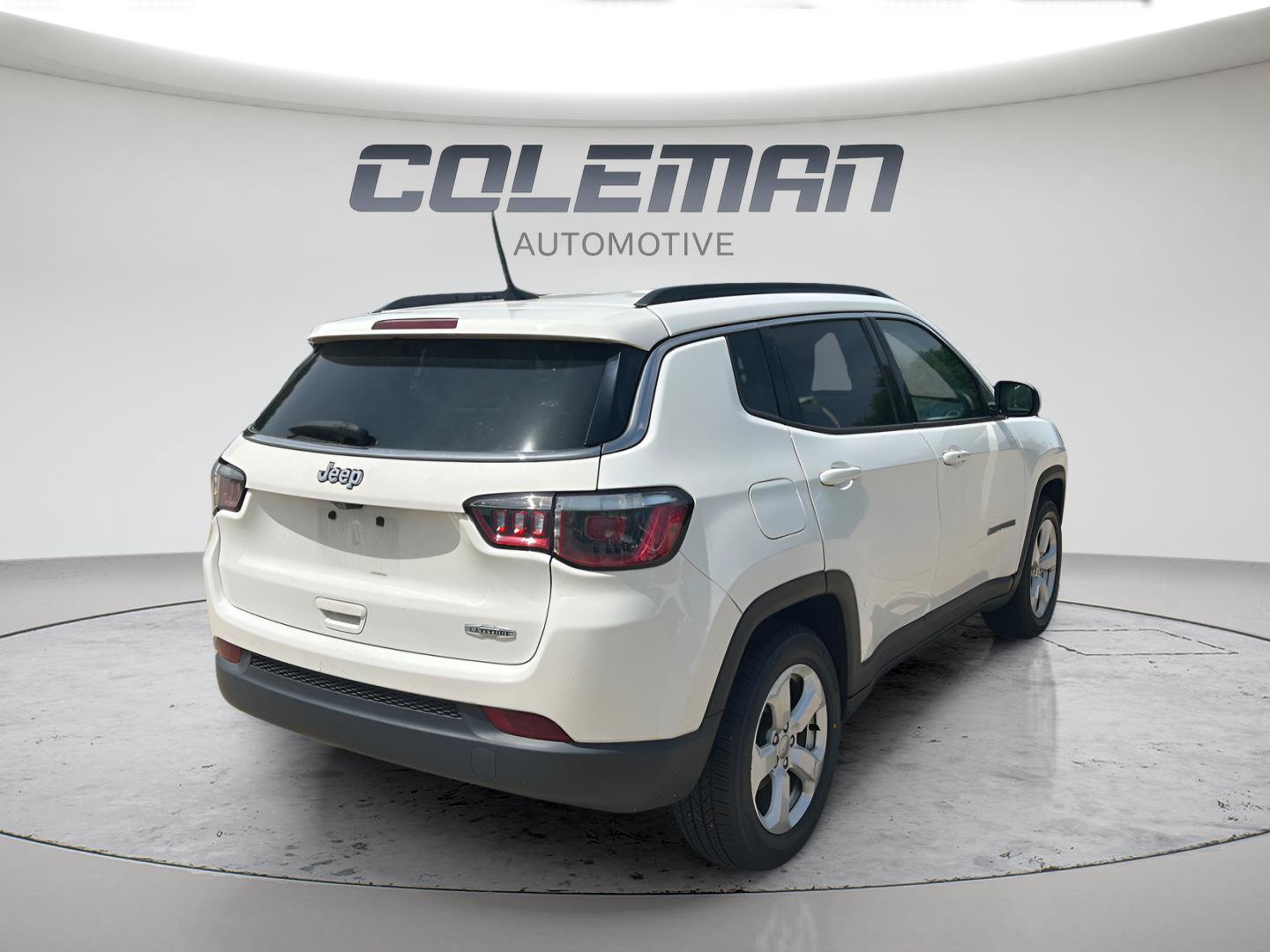 Used 2020 Jeep Compass Latitude FWD image 10