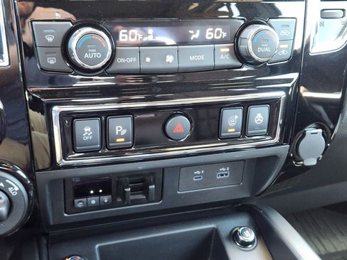 Used 2024 Nissan Titan Platinum Reserve w/ Moonroof Package AWD/4WD image 15