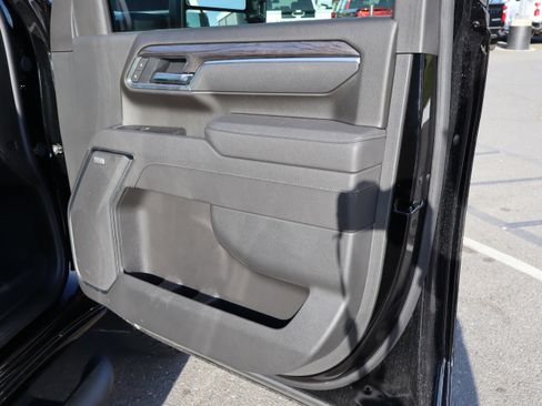 Used 2025 Chevrolet Silverado 2500 LTZ w/ LTZ Plus Package image 36