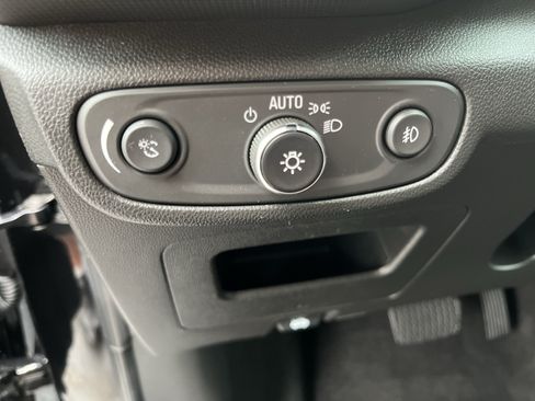 Used 2023 Chevrolet TrailBlazer RS w/ Convenience Package AWD/4WD image 19
