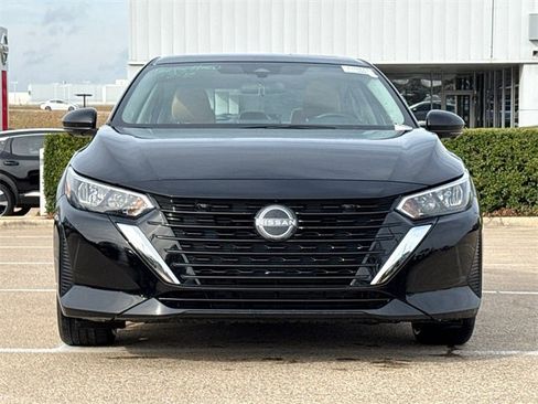 Used 2025 Nissan Sentra SV w/ SV Premium Package image 3