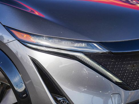 Used 2024 Nissan Ariya AWD image 2