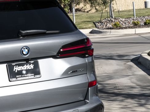 New 2026 BMW X5 xDrive50e w/ M Sport Package image 8