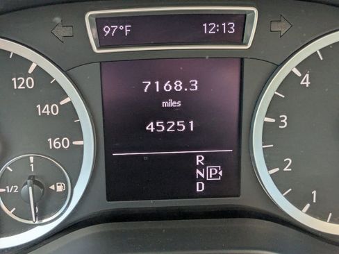 Used 2018 INFINITI QX30 image 16