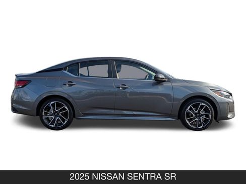 Used 2025 Nissan Sentra SR image 6