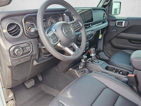 New 2026 Jeep Wrangler Unlimited Sahara AWD/4WD image 3