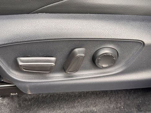 Used 2024 Toyota Tacoma TRD Off-Road image 18