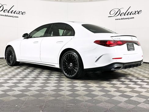 Used 2025 Mercedes-Benz E 450 4MATIC Sedan w/ Airmatic Package image 4