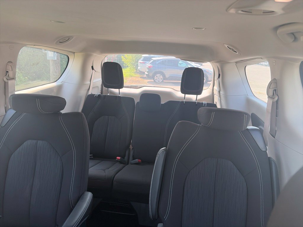 Used 2024 Chrysler Voyager LX FWD image 18