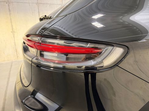 Certified 2026 Porsche Macan AWD/4WD image 15