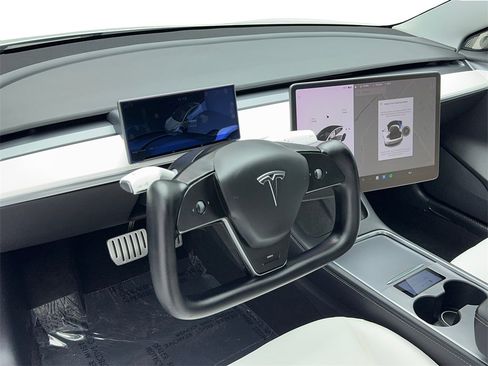 Used 2021 Tesla Model 3 Performance image 14