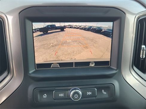 Used 2025 Chevrolet Silverado 1500 Custom image 17