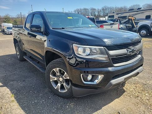 Used 2018 Chevrolet Colorado Z71 AWD/4WD image 3