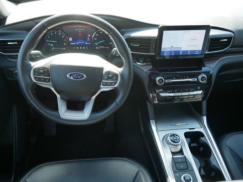 Certified 2021 Ford Explorer Limited w/ Equipment Group 301A AWD/4WD image 16