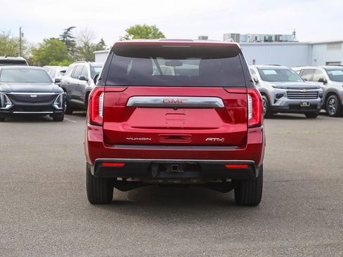 Used 2022 GMC Yukon XL AT4 image 3
