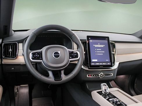 New 2026 Volvo XC90 B6 Plus w/ Protection Package Premier AWD/4WD image 13
