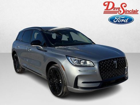 Used 2023 Lincoln Corsair Reserve w/ Jet Appearance Package image 4