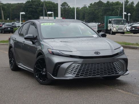 Used 2026 Toyota Camry XSE FWD image 7