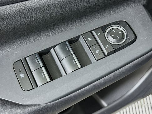 Used 2024 Toyota Prius Prime XSE image 15