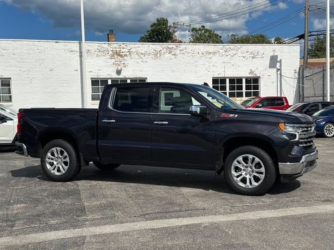 Used 2022 Chevrolet Silverado 1500 LTZ w/ Z71 Off-Road Package AWD/4WD image 2