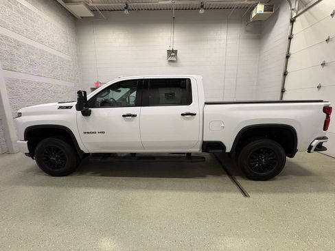 Used 2024 Chevrolet Silverado 3500 LTZ w/ LTZ Plus Package AWD/4WD image 8