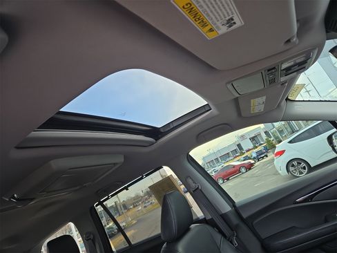 Used 2019 Honda Pilot Touring image 16