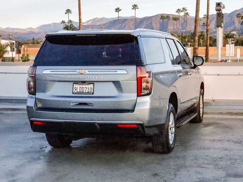 Used 2024 Chevrolet Suburban LT image 8