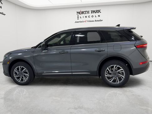 New 2026 Lincoln Corsair Premiere FWD image 7
