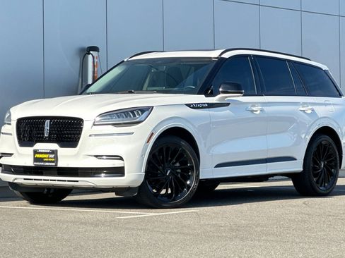 Used 2023 Lincoln Aviator Reserve w/ Equipment Group 201A image 1