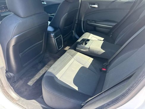 Used 2018 Dodge Charger SXT RWD image 18