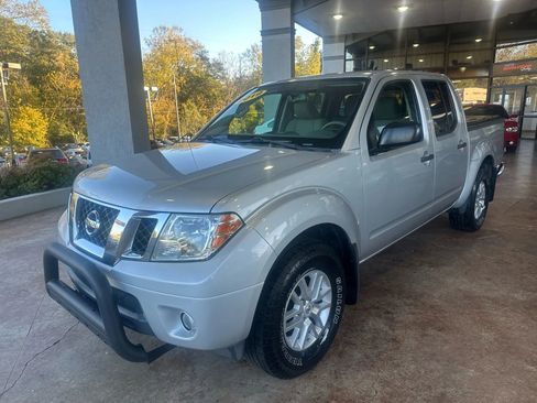 Used 2019 Nissan Frontier SV w/ Value Truck Package image 3
