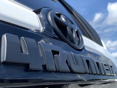 Used 2021 Toyota 4Runner Venture w/ Moonroof Package AWD/4WD image 43