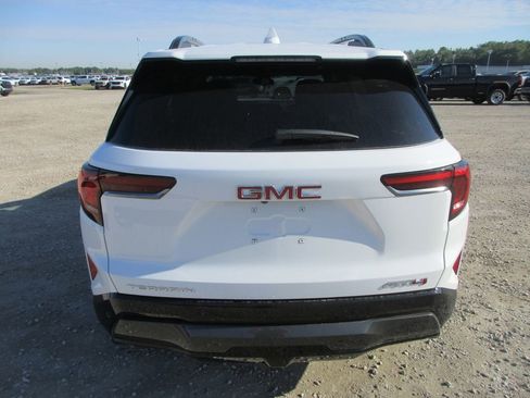 New 2026 GMC Terrain AT4 AWD/4WD image 5