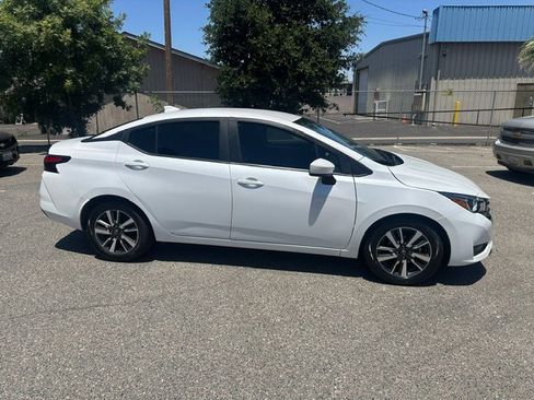 Used 2024 Nissan Versa SV FWD image 14