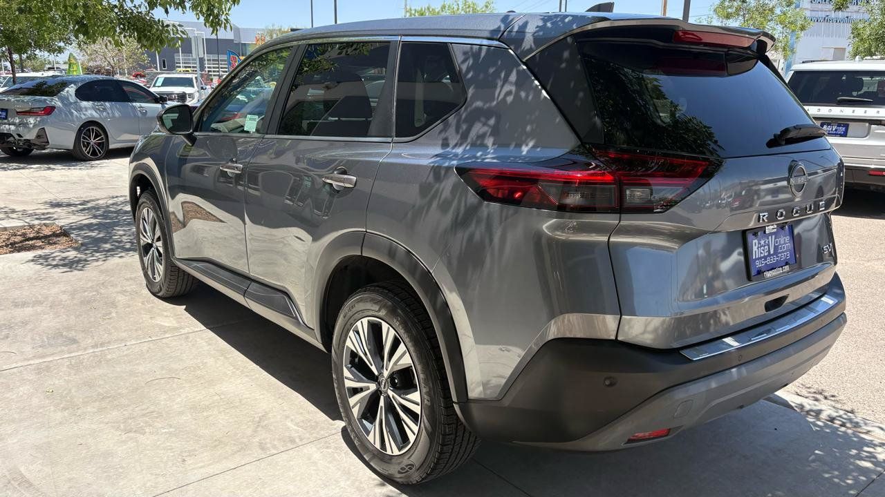 Used 2022 Nissan Rogue SV FWD image 12