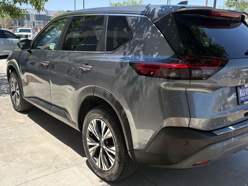 Used 2022 Nissan Rogue SV FWD image 12