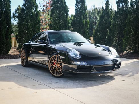 Used 2005 Porsche 911 Carrera S image 2