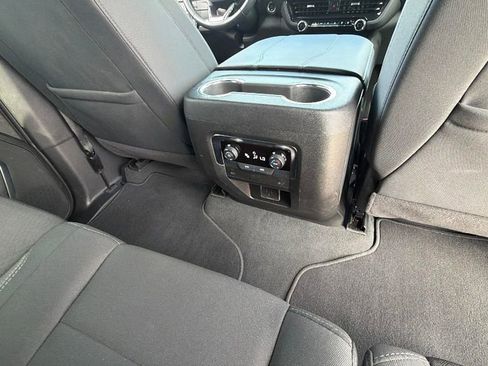 Certified 2025 Chevrolet Suburban LS RWD image 33