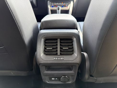 Certified 2024 Volkswagen Tiguan SE AWD/4WD image 24