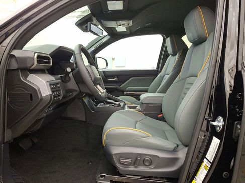 Used 2025 Toyota Tacoma Trailhunter image 11