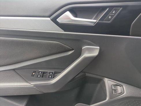 Used 2024 Volkswagen Jetta SE image 17