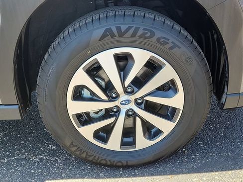 Certified 2025 Subaru Outback Premium w/ Popular Package #1A AWD/4WD image 7