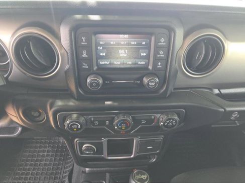 Used 2018 Jeep Wrangler Sport AWD/4WD image 5