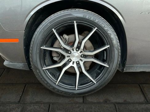 Used 2017 Dodge Challenger GT w/ Driver Convenience Group image 20