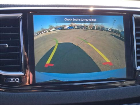 Used 2025 Chrysler Pacifica Select image 30