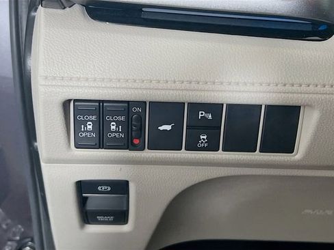 Used 2025 Honda Odyssey Touring image 9